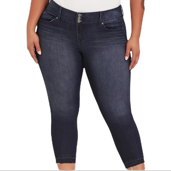 Torrid Crop Raw Hem Dark Wash High Rise Jegging Jeans Plus Size 24XS - Picture 1 of 9